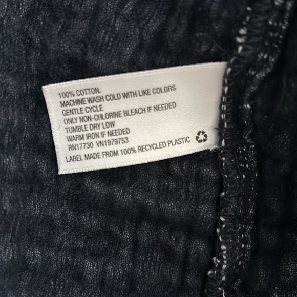 Patterned Navy Top - Picture 3 of 4